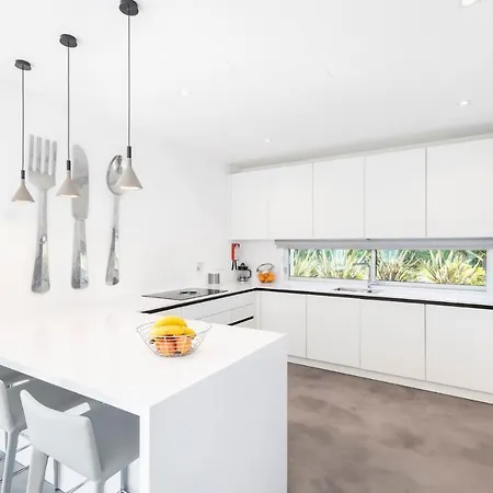Luxury In Dunas Douradas - Ultra Modern 4 Bedroom - Rooftop Sun Deck - Perfect Luxury Villa *