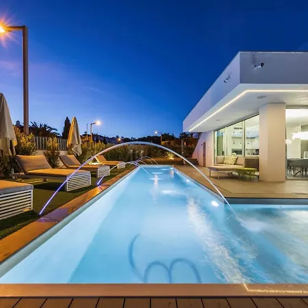 Luxury In Dunas Douradas - Ultra Modern 4 Bedroom - Rooftop Sun Deck - Perfect Luxury