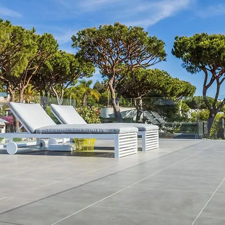 Luxury In Dunas Douradas - Ultra Modern 4 Bedroom - Rooftop Sun Deck - Perfect Luxury Villa Vale do Lobo