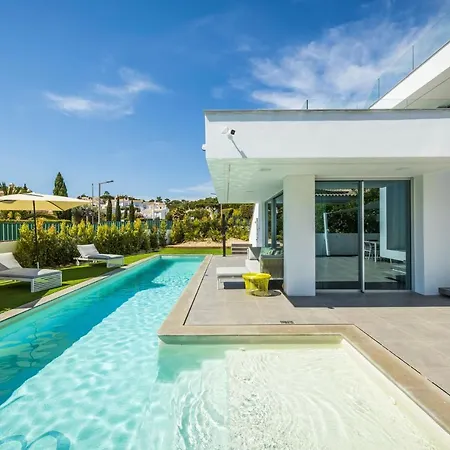 Luxury In Dunas Douradas - Ultra Modern 4 Bedroom - Rooftop Sun Deck - Perfect Luxury * Vale do Lobo
